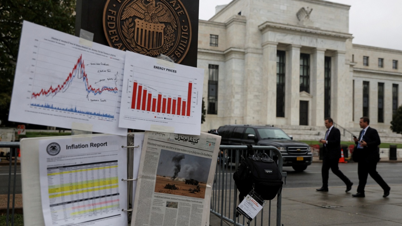 Fed Faces Growing Pressure to Hike Rates as Price Risks Rebound