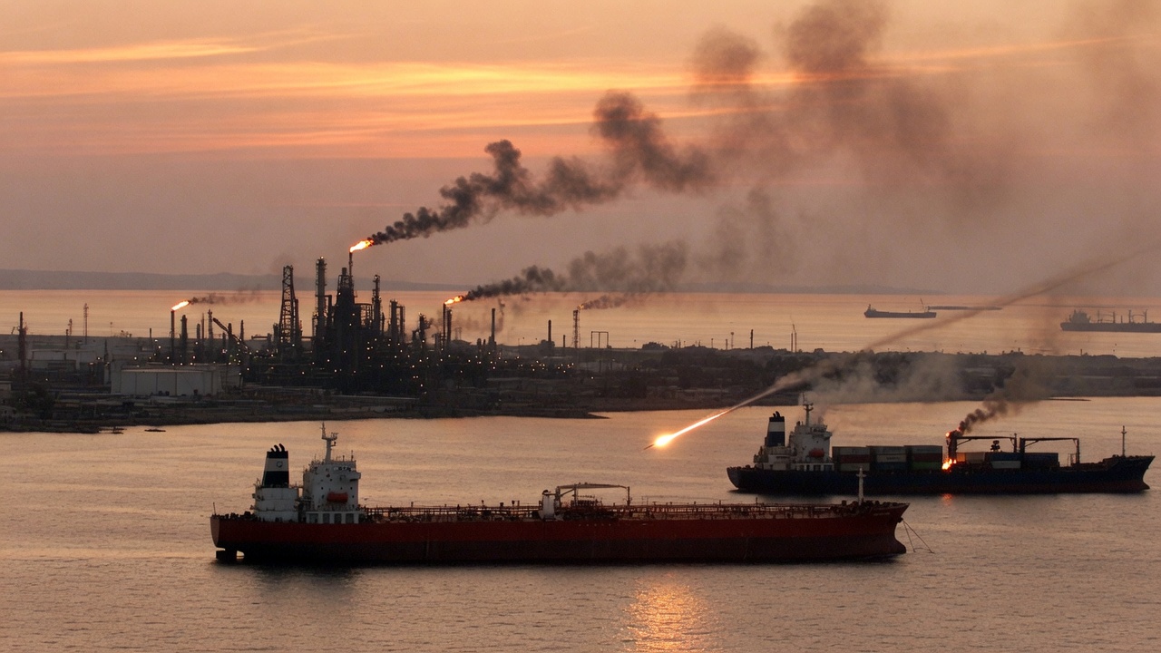 Oil Prices Climb 2% After Cargo Ship Hit Near Oman