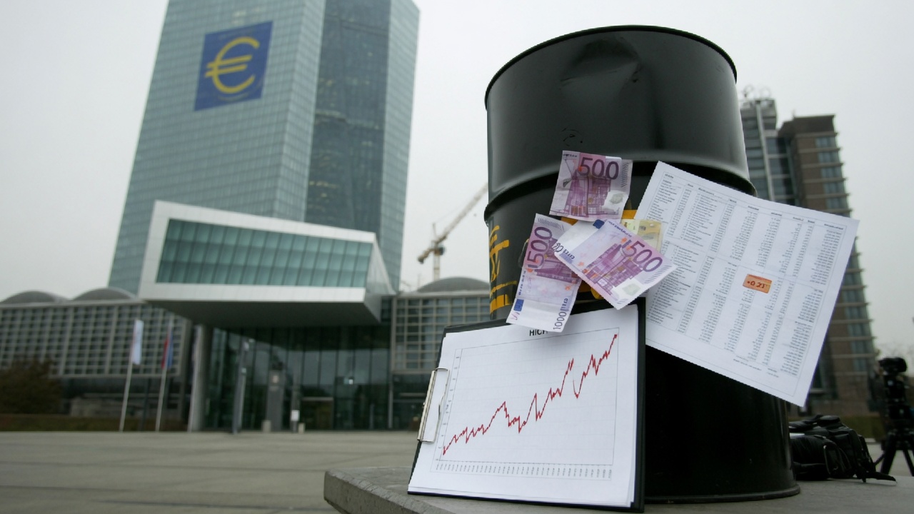 ECB Holds Rates at 2.25% but Signals Possible Future Hikes on Oil-Driven Inflation